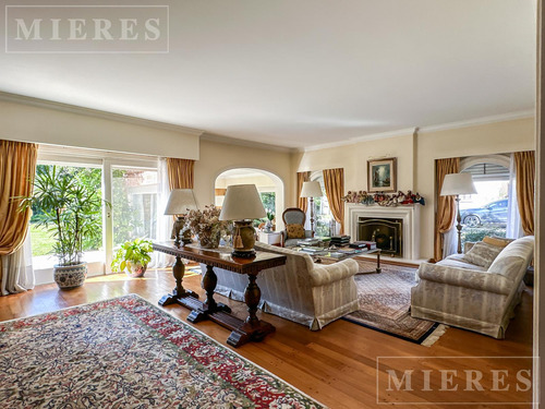 Lindísima Casa En Venta En San Isidro Chico.