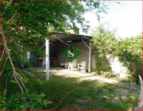 Venta De Apartamento En El Centro De Maldonado, 3 Dormitorios, Baño, Buen Lugar Para Vivir.- Ref: 167931