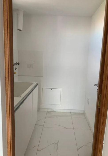 Imagen 15 de 21 de Semi-piso Al Frente A Estrenar 2 Dormitorios , Cochera Cubierta Y 113 Mts 2 - La Plata