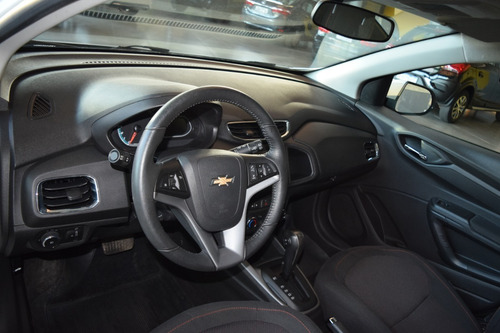 Imagem 8 de 15 de Chevrolet Onix 1.4 Mpfi Ltz 8v Flex 4p Automático 2015
