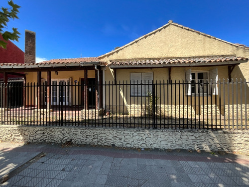 Casa En Venta, Comercial / Habitacional - Centro Chillán