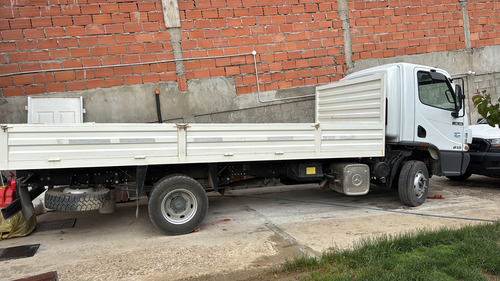 Accelo 815 Con Caja Larga, Compuertas Rebatibles, Proteccion