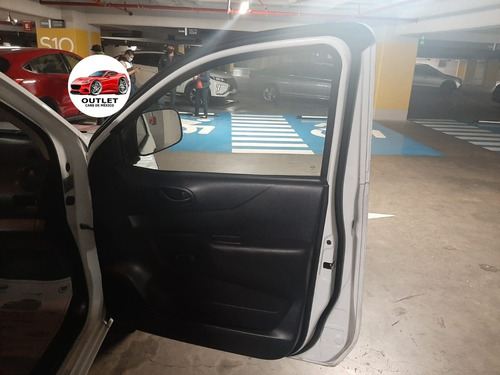 Imagen 13 de 15 de Nissan Np-300 2017