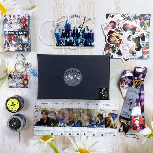 Set De Colección De Sets De Regalo Para El Nuevo Álbum De Sa
