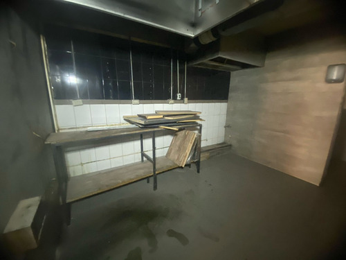 Gran Local Com. Para Restaurante U Otro Giro 183m2 Ampliable