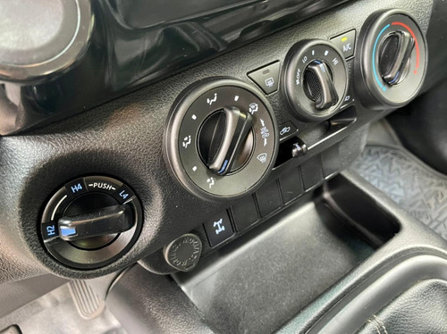 Imagem 14 de 15 de Toyota Hillux Power Pack Cd 4x4 Diesel 2019 (manual)