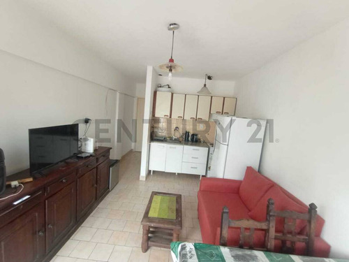 Venta Ph Dos Ambientes Con Patio En Ramos Mejía, La Matanza
