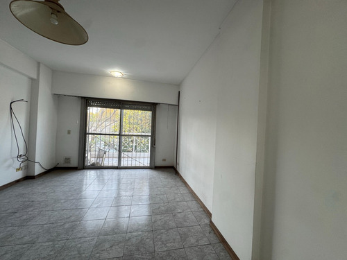 Departamento 2 Ambientes Con Balcon- Excelente Ubicacion