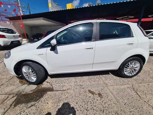 Imagem 2 de 15 de Fiat Punto Essence 1.6 Dualogic. 2014 Flex - Oportunidade