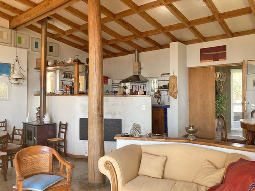 Casa De 4 Dormitorios Con Increíble Vista A Santiago