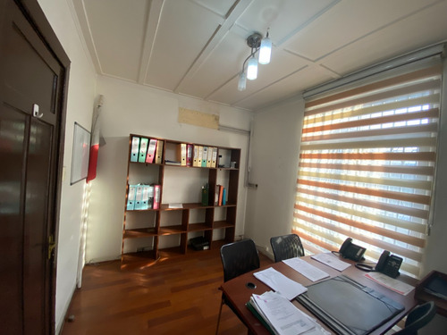 Oportunidad: Oficina Comercial Frente Al Parque O'higgins