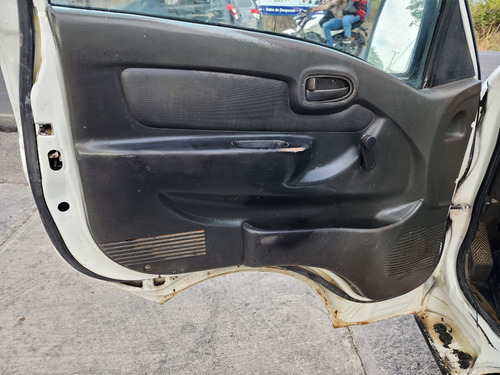 Imagen 6 de 15 de Hyundai H100 Modelo 2012