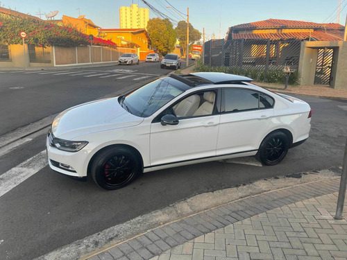 Imagem 4 de 15 de Volkswagen Passat 2018 2.0 Tsi Highline 4p