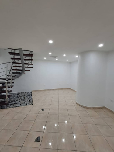 Local Cc Shopping Center, Ubicado En Prebo