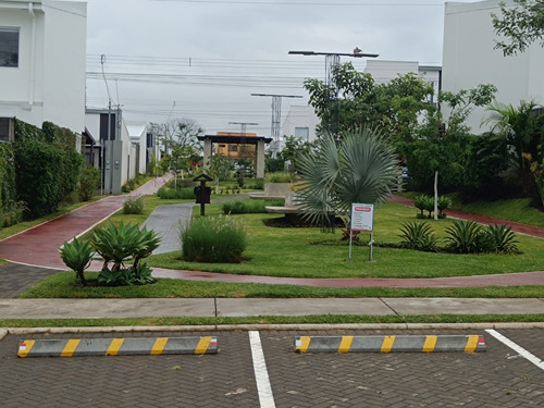 Casa En Condominio San Joaquín Condominio Naos