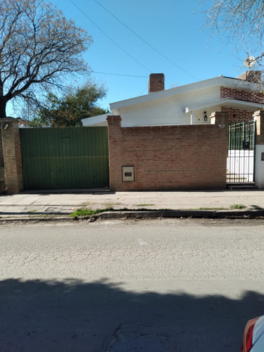 Oportunidad Vendo Casa 2 Dormitorios + Dpto  B° Las Palmas Apto A Credito Bancor Permuto Por Departamento. 