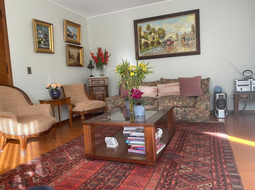 Espectacular Casa En Lo Barnechea, ¡gran Oportunidad!
