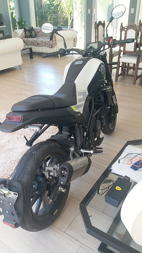 Benelli Leoncino 250