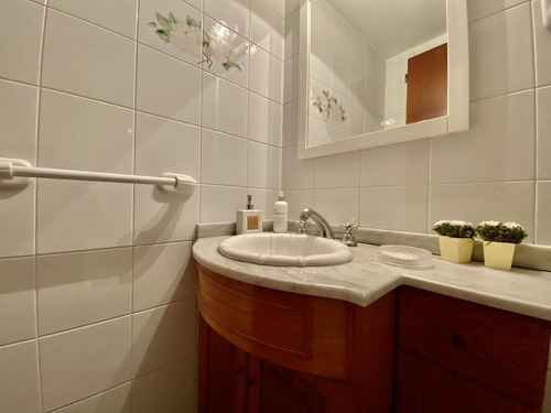 Chalet En Venta, Ubicado En Martínez, De Vías A Av. Del Libertador.