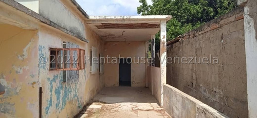 Imagen 6 de 9 de En Venta Inmueble Para Reparar Y Disfrutar Las Ventajas De Una Propiedad Céntrica. 04165613046 Cod Mls 23-6420