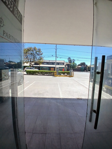 Arriendo Local Comercial 196m2 Placa Borgoño - Concón