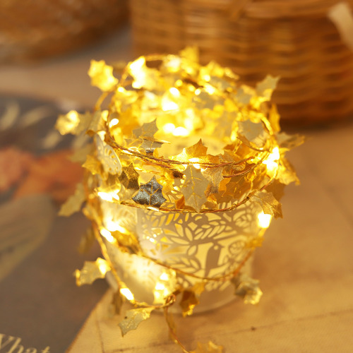 Un Led Navideño De 2 Metros Y 20 Luces En Forma De Hoja Dora