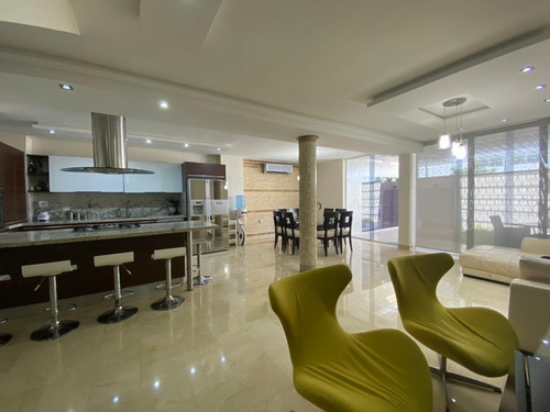 Imagen 1 de 24 de Feranndo Perez Vende Exclusivo Townhouse En Doral Park , Piedra Pintada, Mañongo