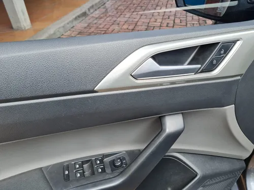 Volkswagen Virtus Highline 1.6cc TP AA 4X2