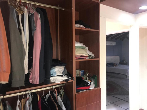 Imagen 12 de 30 de Venta Casa De 5 Ambientes Con Cochera Para 5 Autos