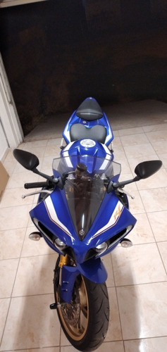 Yamaha R1 R1