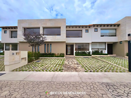 Casa En Venta En Calimaya, Residencial Pedregal Del Bosque