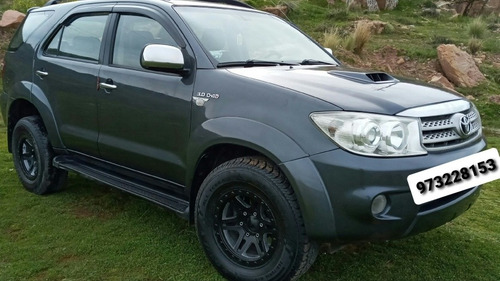 Toyota Fortuner Full 2011 Full