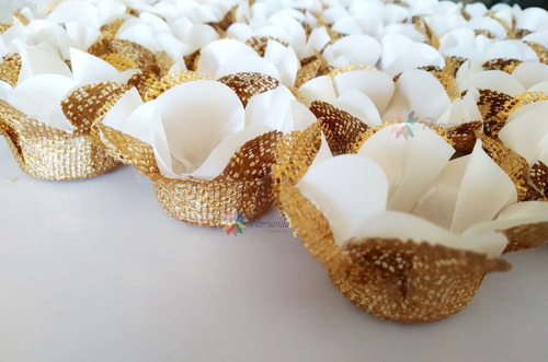 Imagem 7 de 10 de 50 Forminhas Doces Finos Flor Tela E Tecido Casamento