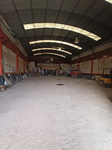 Galpon En Venta - Apto Camiones - A Metros De Juan B. Justo
