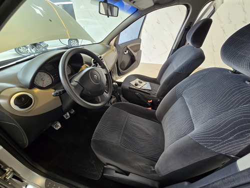 Renault Sandero 1.6 16v Privilège Hi-flex 5p