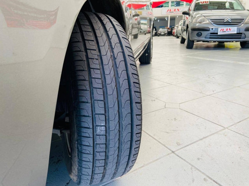 Kia Carens 2.0 Ex 16v Gasolina 4p Automático