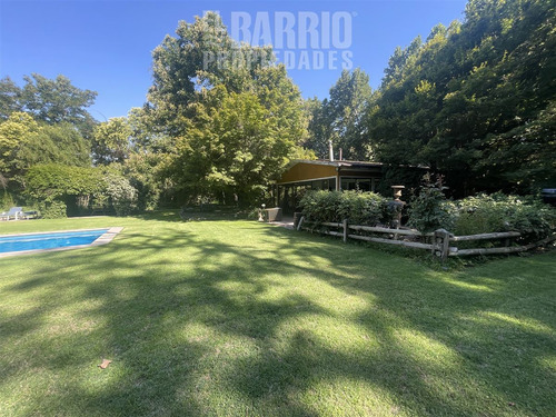 Casa En Venta De 4 Dorm. En Colina