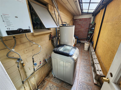 Casa En Venta De 5 Dorm. En Tiltil Ampliada Y Remodelada !!!