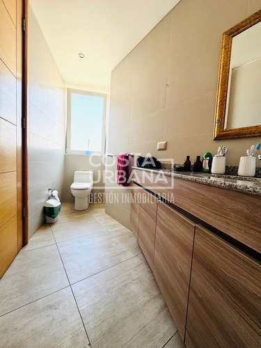 Soleada Casa En Viña Del Mar Alto