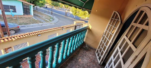 Imagen 4 de 13 de Se Vende Casa Con Locales En Quintas 2000 Los Guayos