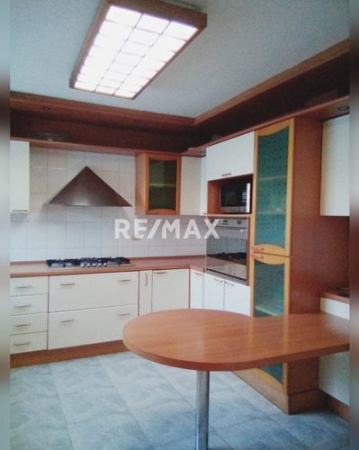 Imagen 6 de 12 de Se Vende Town House En La Av. Anzoátegui, Lechería. Ana Villamizar 0412-5935260.