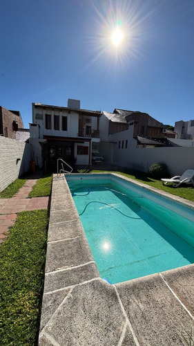 Amplia Casa En Guadalupe Este