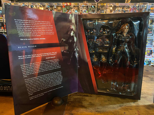 Play Arts Kai Marvel Black Widow Variant // Original // (Usado)