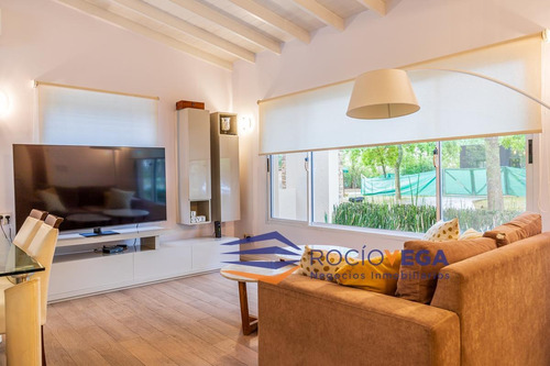 Imagen 5 de 24 de Casa En Venta Estilo Racionalista En Campos De Álvarez Country Club - Moreno