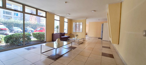 Dpto. En Venta De 3 Dormitorios, 1 Baño, Independencia.