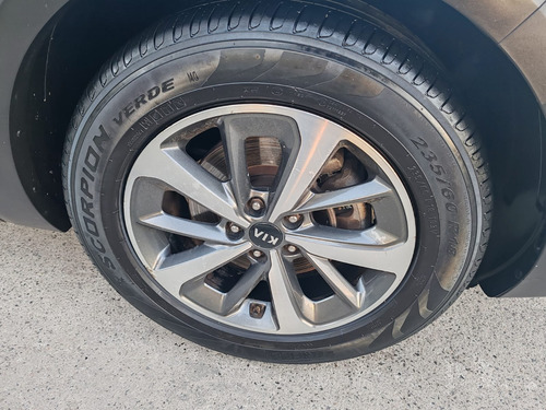 Kia Sorento 3.3L Ex At