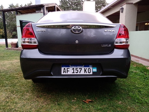 Imagen 10 de 12 de Toyota Etios 2022