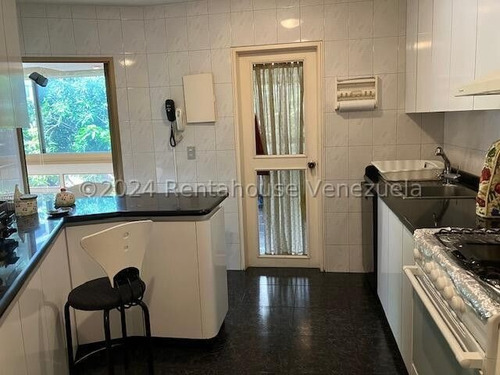 Porque Invertir En Este Apto. 1-está En Una De Las Urbanizaciones Más Céntrica Y De Mayor Demanda Y Segura De Caracas. 2- Edificio De Apenas 4 Pisos+ph 3- Comodo Y Ventilado Está En La Castellana