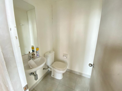Local Comercial De 360 M2 En Bosques De Montemar