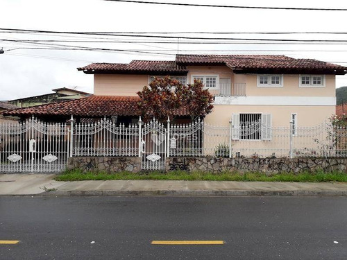 Imagem 1 de 18 de Casa Com 3 Quartos, 285 M² Por R$ 850.000,00 - Serra Grande - Niterói/rj - Ca12214